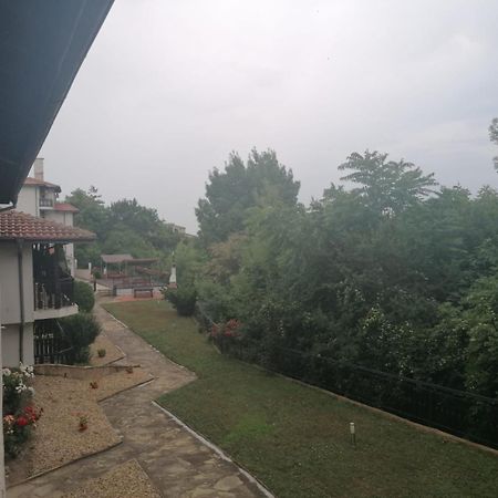Spacious Fully Furnished Studio In Kavarna Apart Hotel Kültér fotó