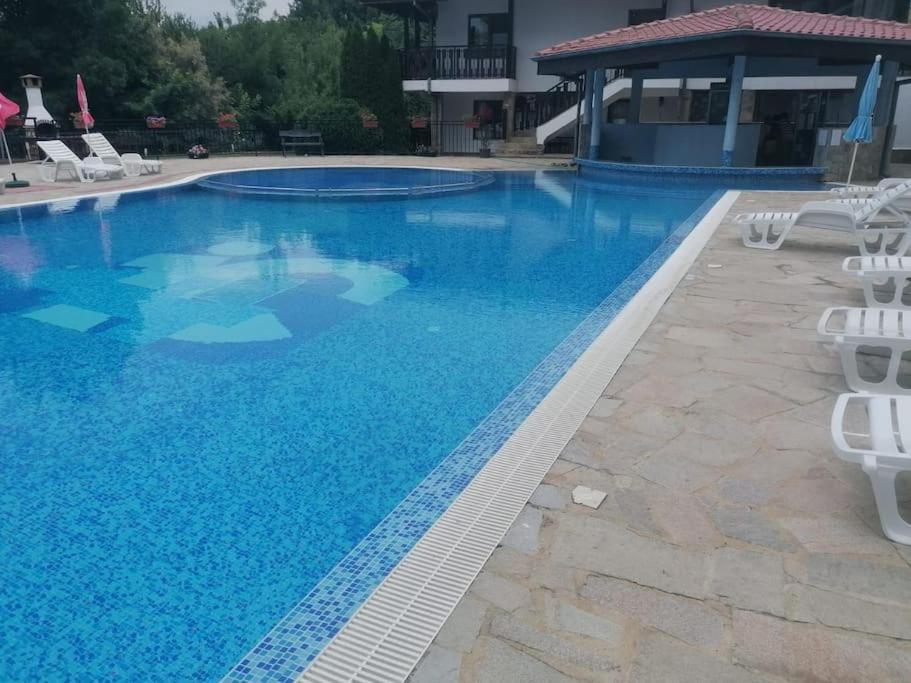 Spacious Fully Furnished Studio In Kavarna Apart Hotel Kültér fotó