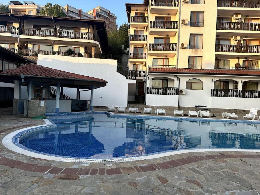 Spacious Fully Furnished Studio In Kavarna Apart Hotel Kültér fotó