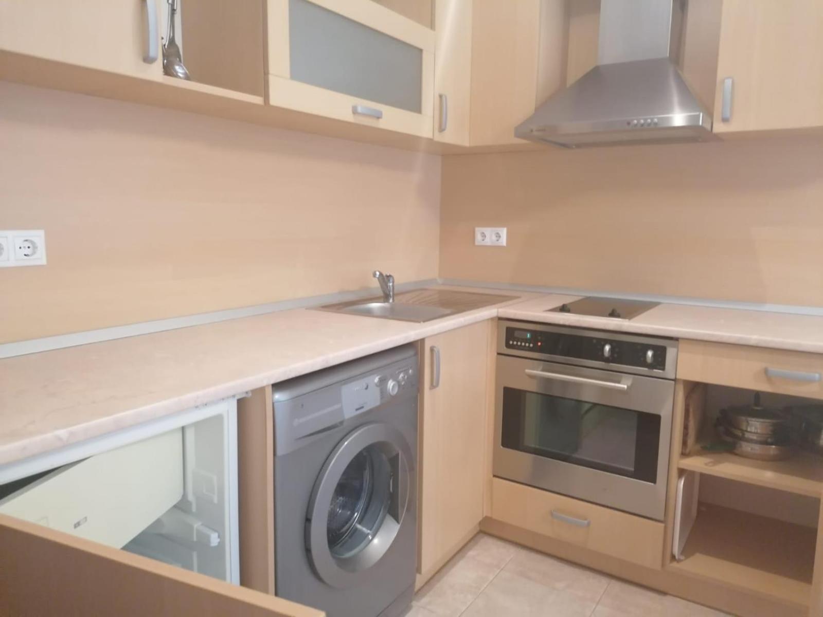 Spacious Fully Furnished Studio In Kavarna Apart Hotel Kültér fotó